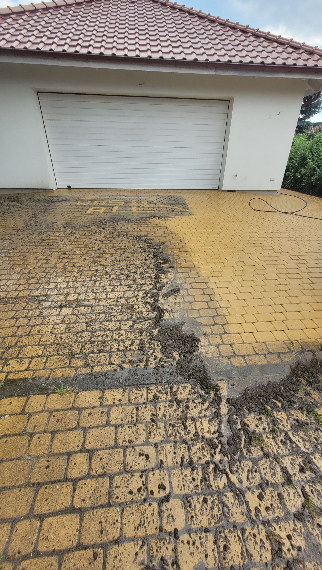 Mycie kostki brukowej elewacji dachów hal malowanie czyszczenie