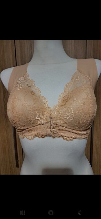 Biustonosz bezszwowy.