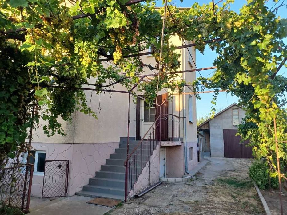 Продам качественный дом в Фонтанке