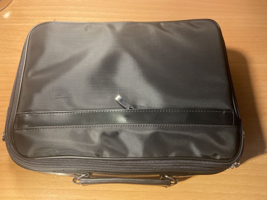 Mala para computador pequeno - Nunca utilizado.