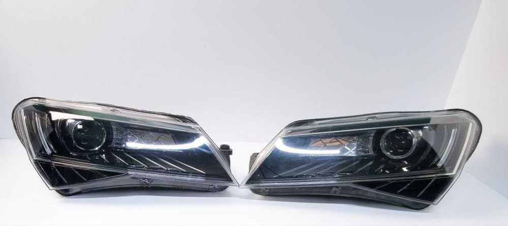 Фари. Комплект. Skoda SuperB III.