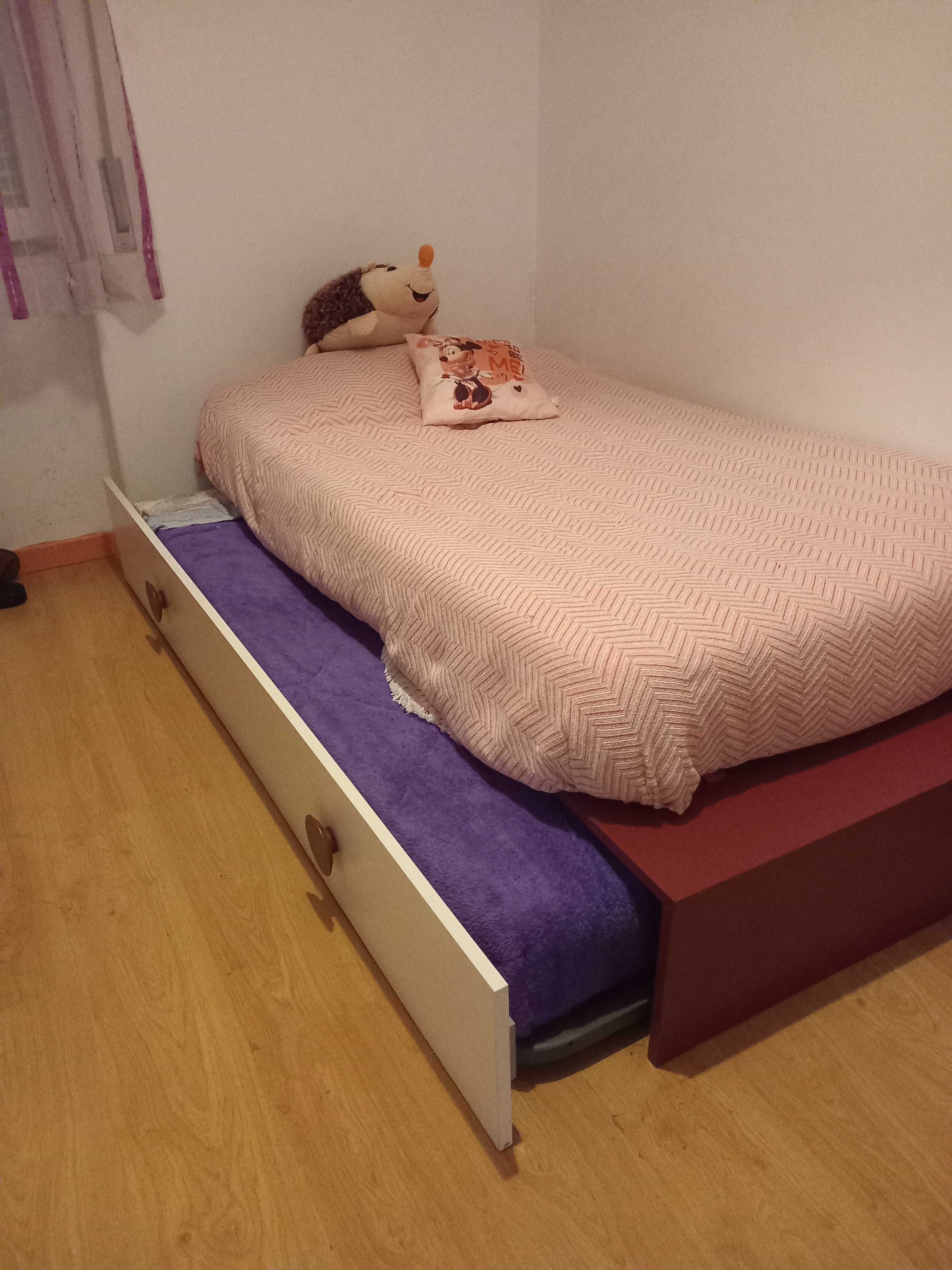 Vendo cama com gavetão 100€