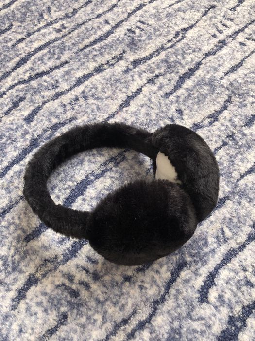 Теплі чорні навушники для дівчинки