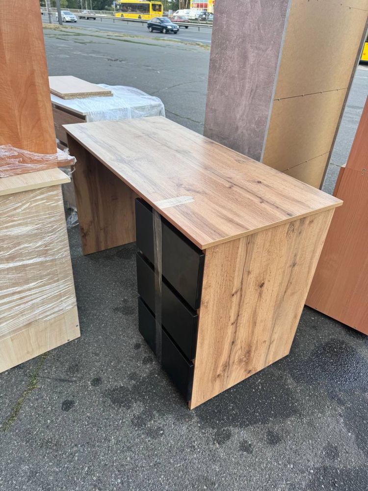 ПРОДАМ Б/У МЕБЕЛЬ , столы стулья , кресла, диваны , Киев.