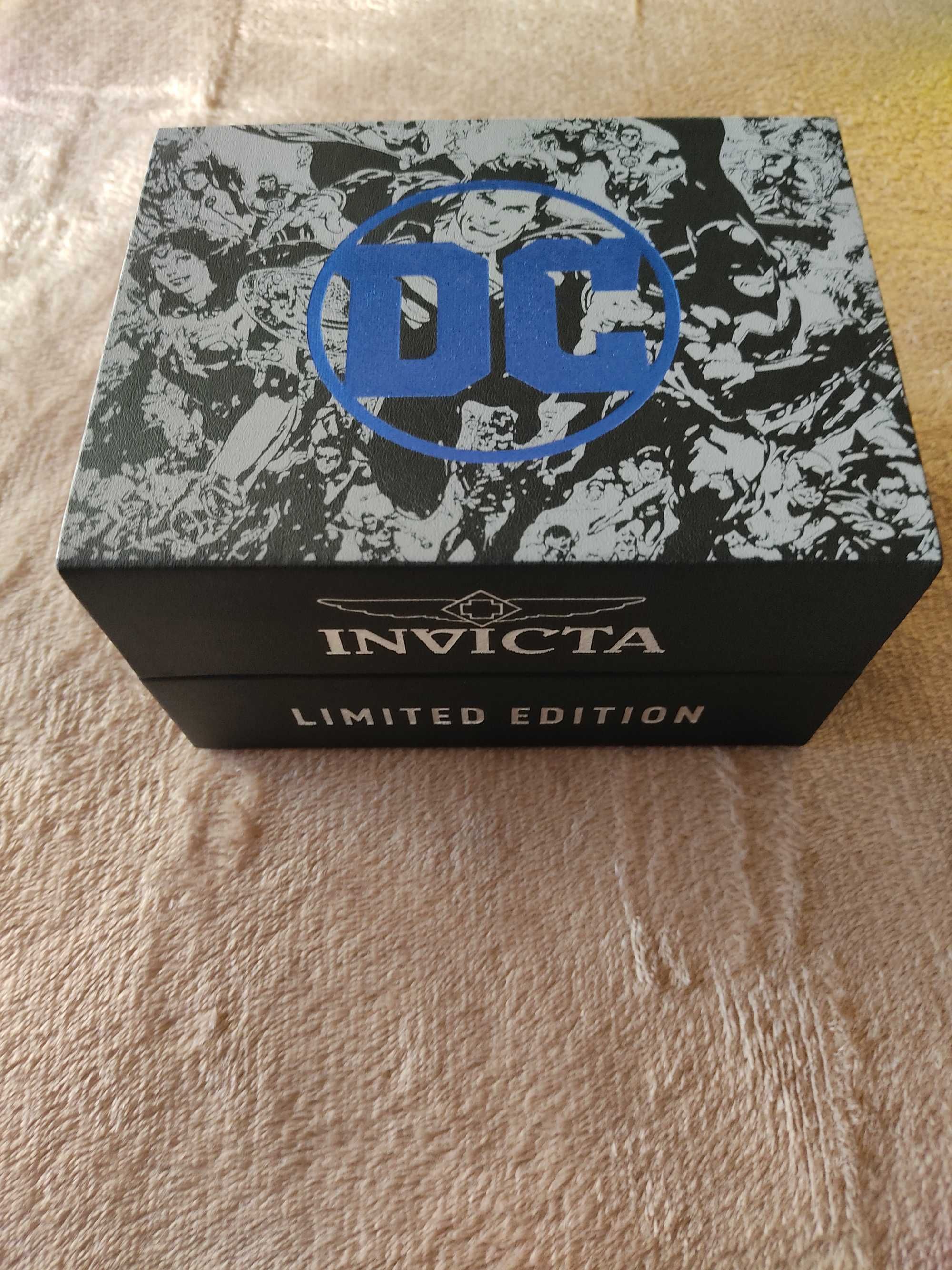 Relógio Quartz DC Comics Invicta