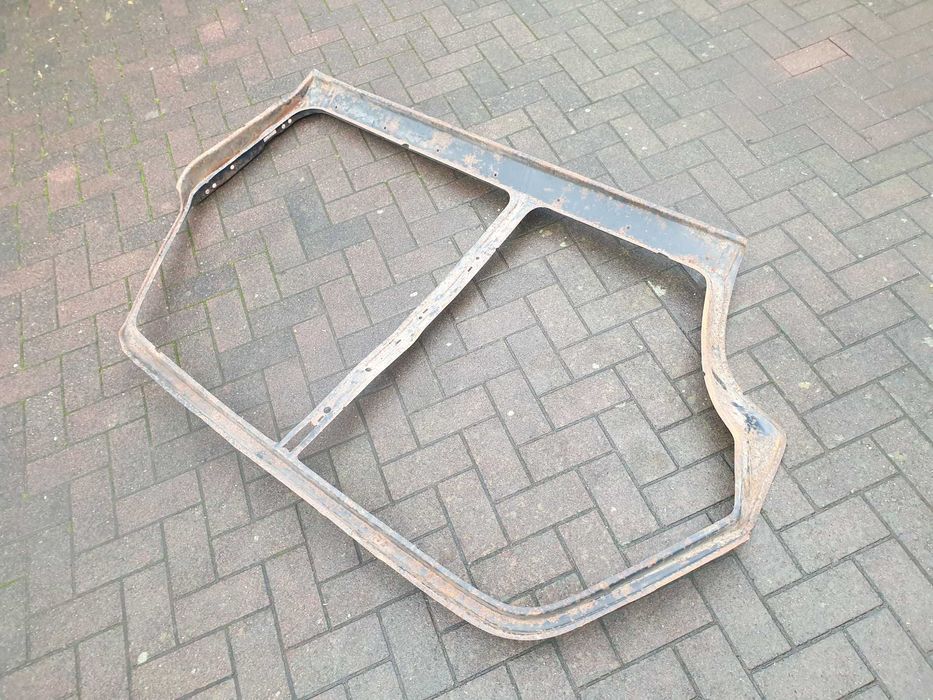 Fiat 125p FSO boki próg fala błotnika bok słupek ramy drzwi progi Lewy