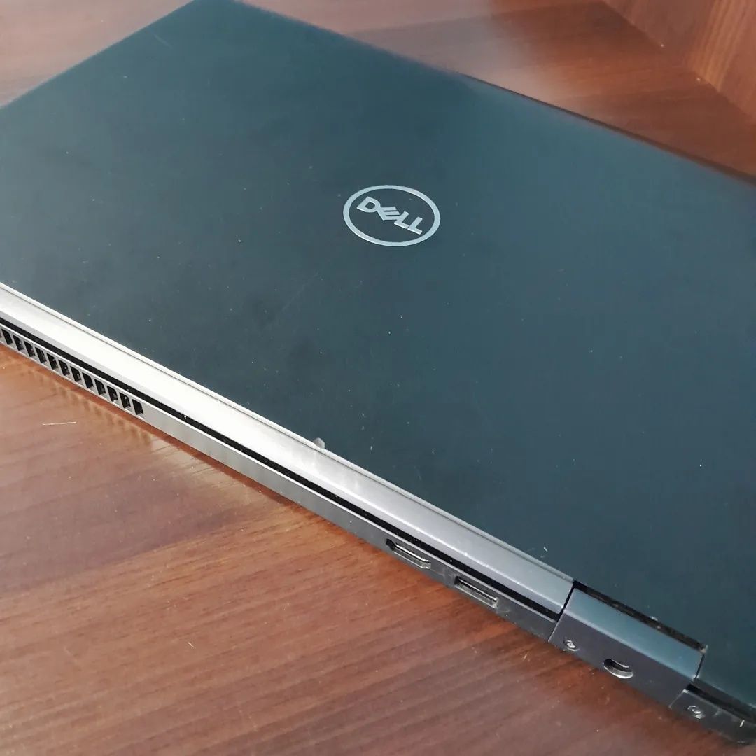 Ноутбук Dell 5590