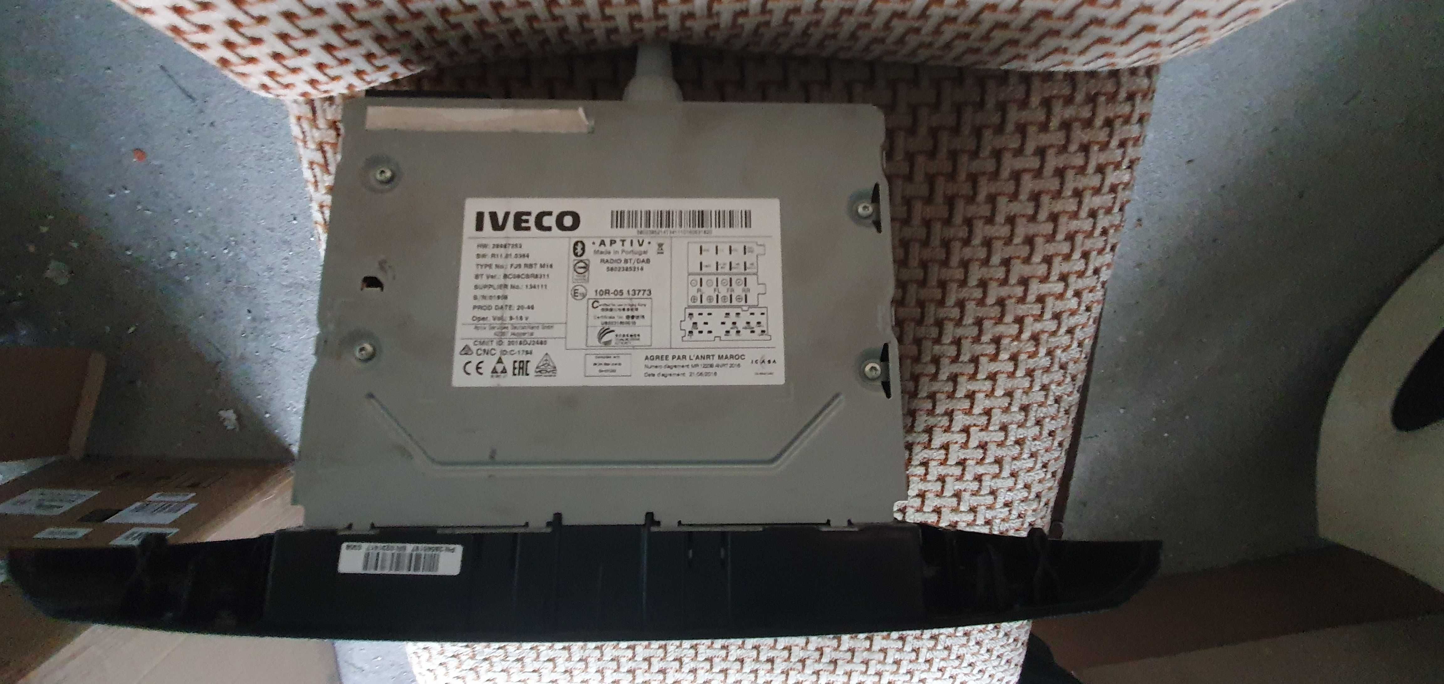 IVECO DAILY 2021 LIFT Radio nie uszkodzone stan bardzo dobry