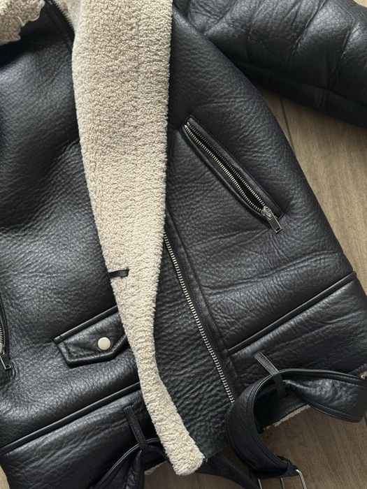Дубленка тепла Stradivarius M