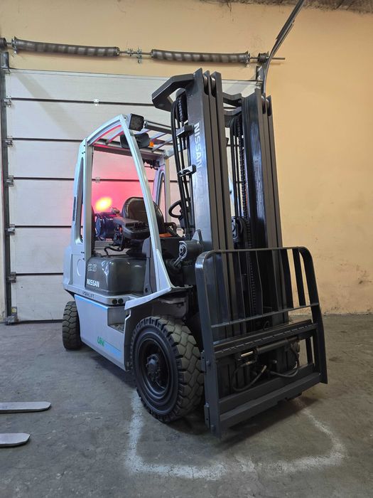 Навантажувач вилковий газовий Nissan 2,5 тонн триплекс 4,5 метра