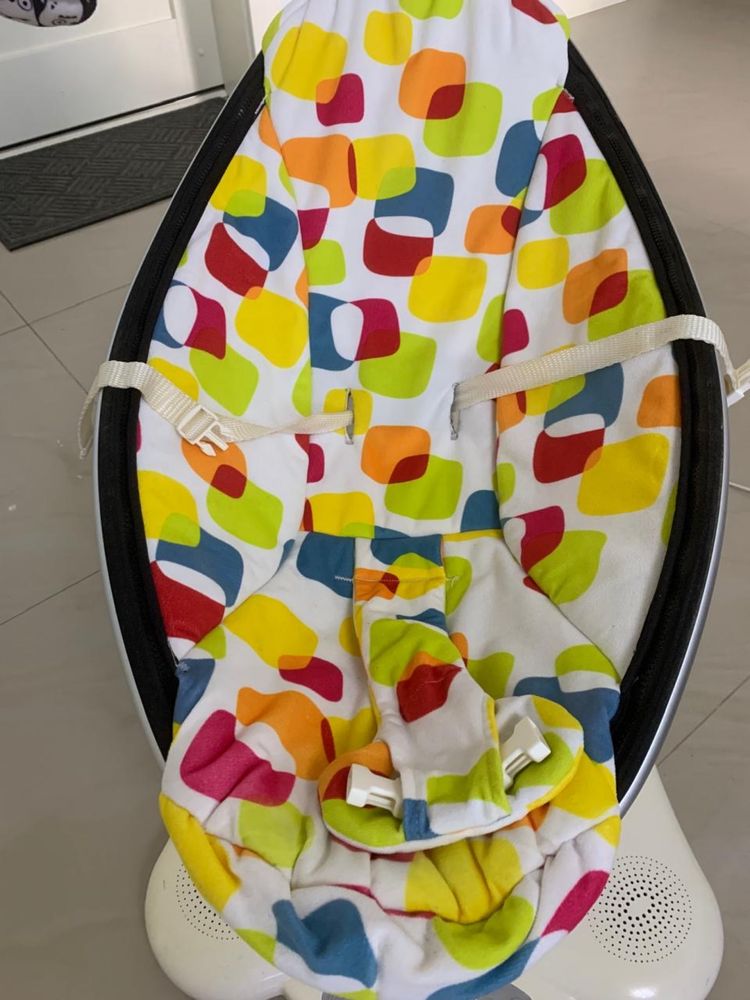 Продам укачивающий центр 4moms mamaroo