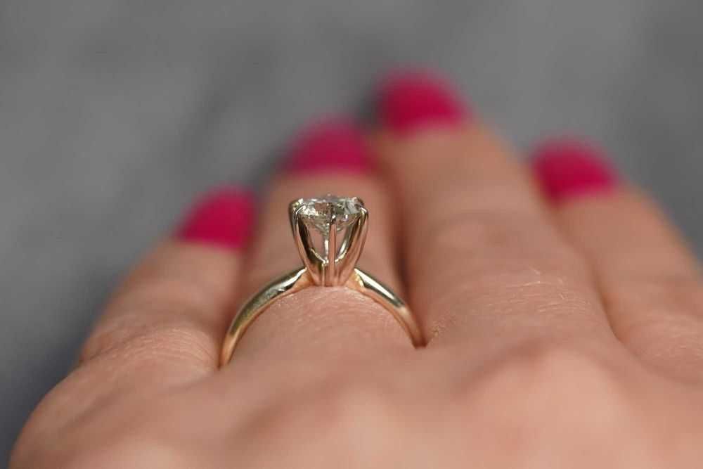 Pierścionek z brylantem 1 CT H Si2 Certyfikat HRD 3x Excellent Tiffany