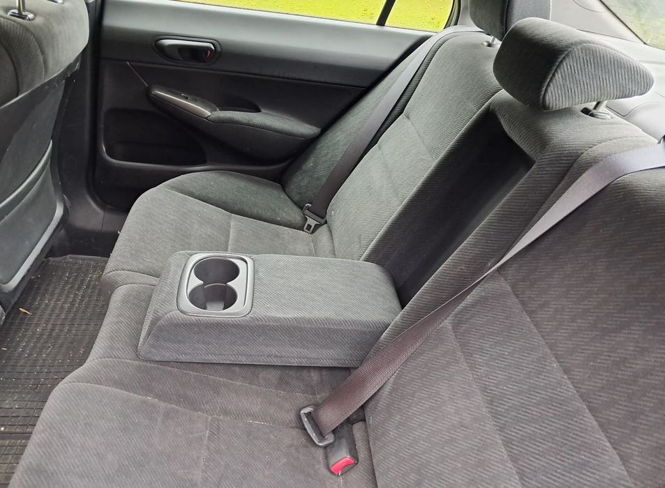 Sprzedam Honda Civic 1.8 jeden właściciel serwisowany bezwypadkowy