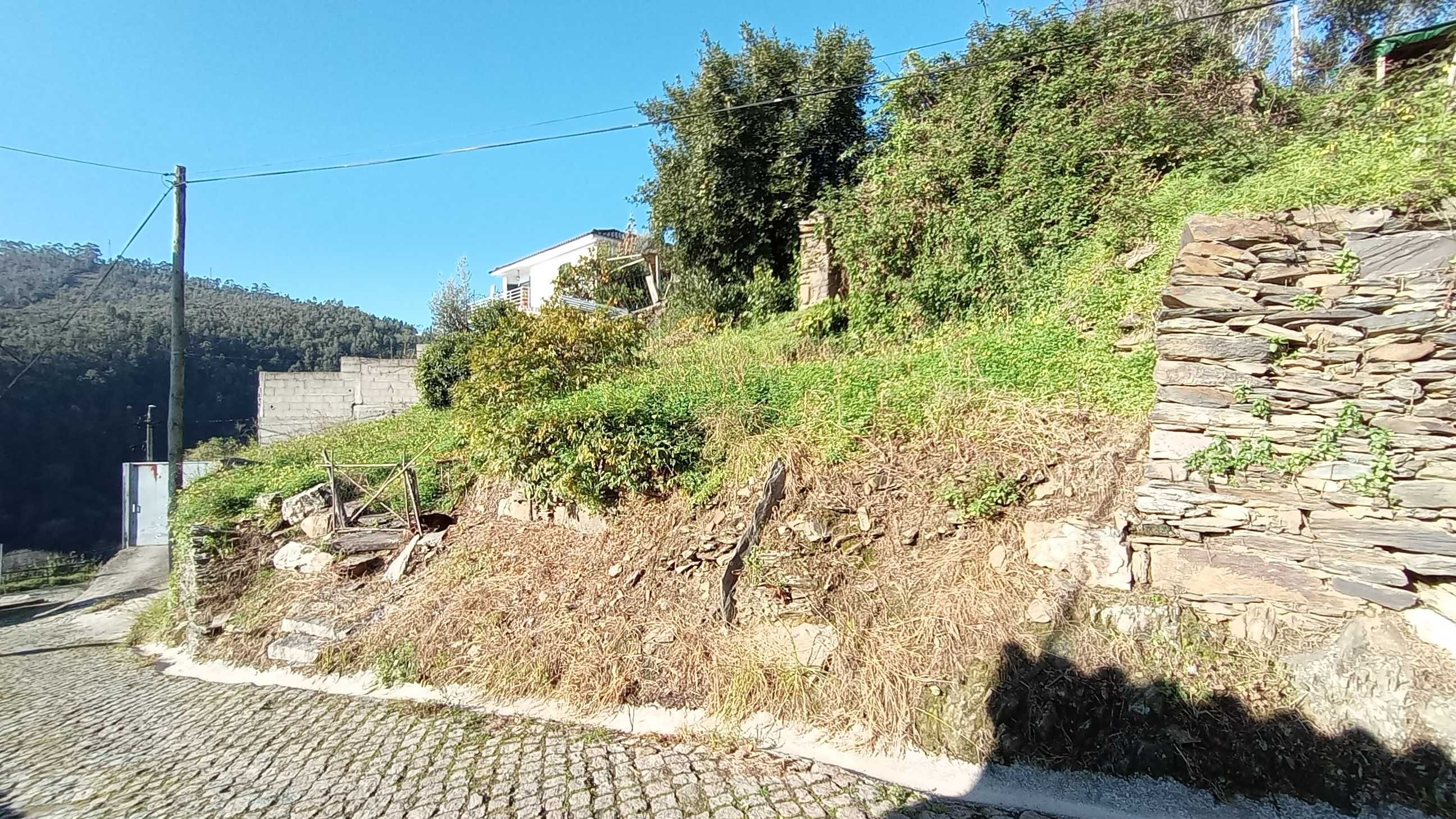 Terreno com vistas rio