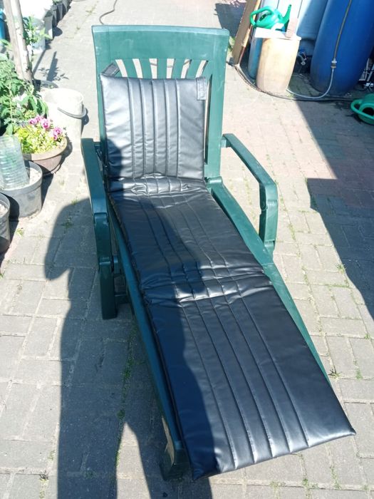Leżak basenowy (ogrodowy).
