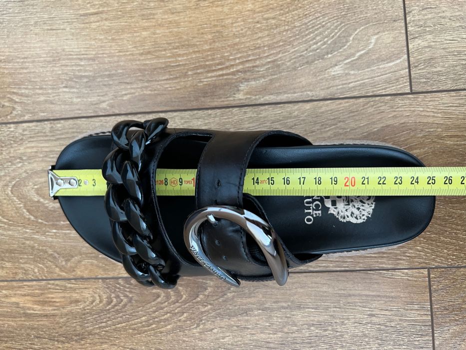 Нові шльопанці Vince Camuto р. 37.5
