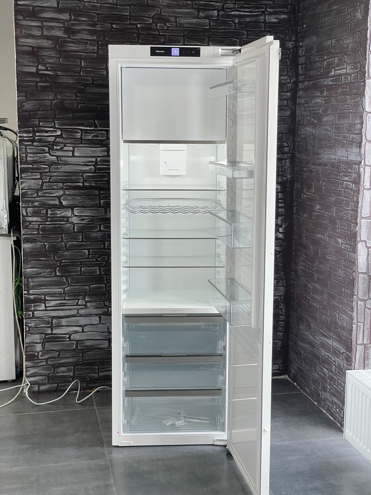 Вбудованний холодильник Miele K7744 E | 2023 рік | Стан Ідеал!