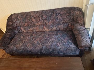 Rozkladana sofa .