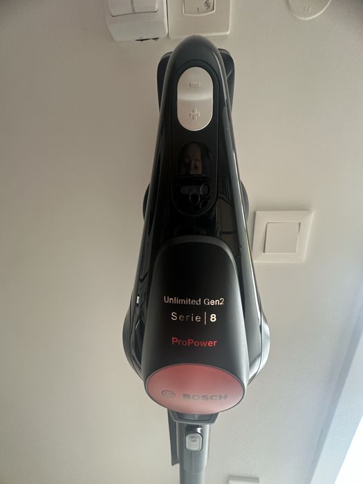 Aspirador vertical Bosch serie 8