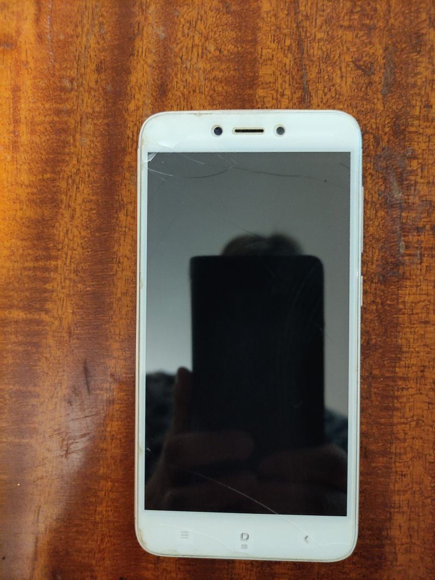 Телефон Xiaomi Redmi