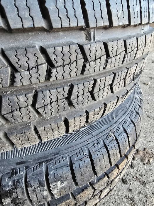 Opony r15 c 195/70 Ms wielosezony  wv wolkswagen t4