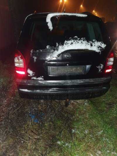 Opel Zafira A 2.0 diesel czarny metalik, kod lakieru Z20R na części