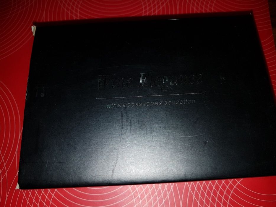 Elegancki zestaw do wina nowy