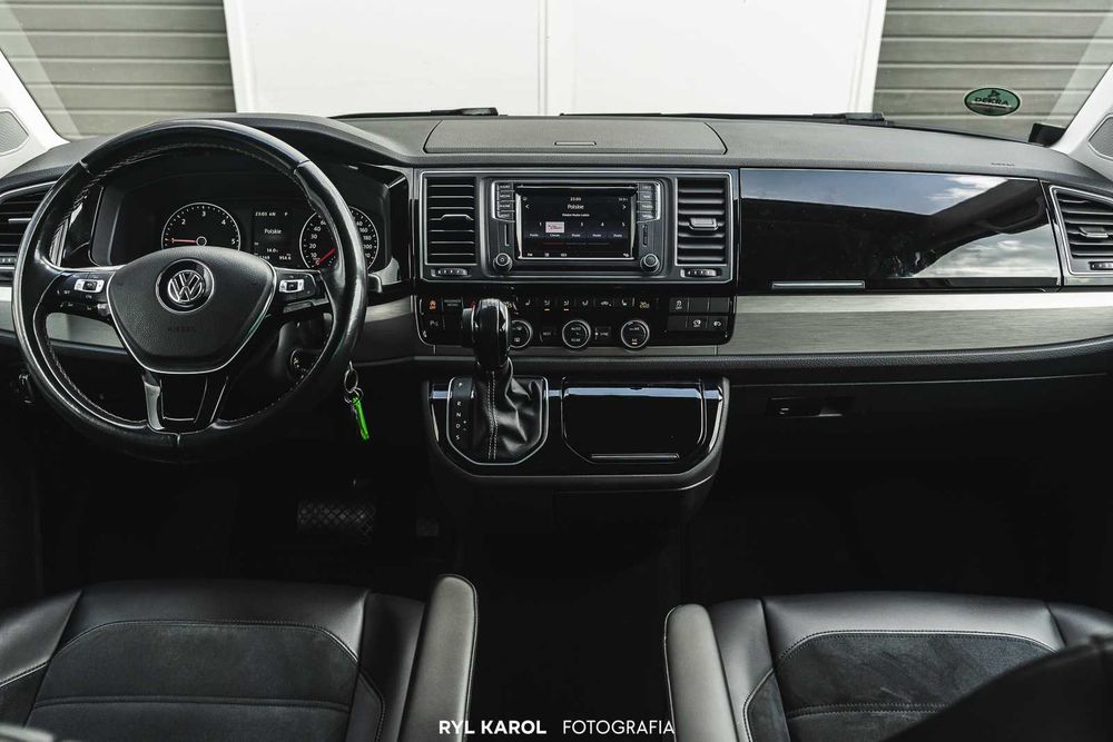 Wynajem busa VW multivan 7 - osobowy