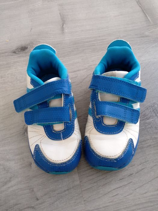 Vendo sapatos criança