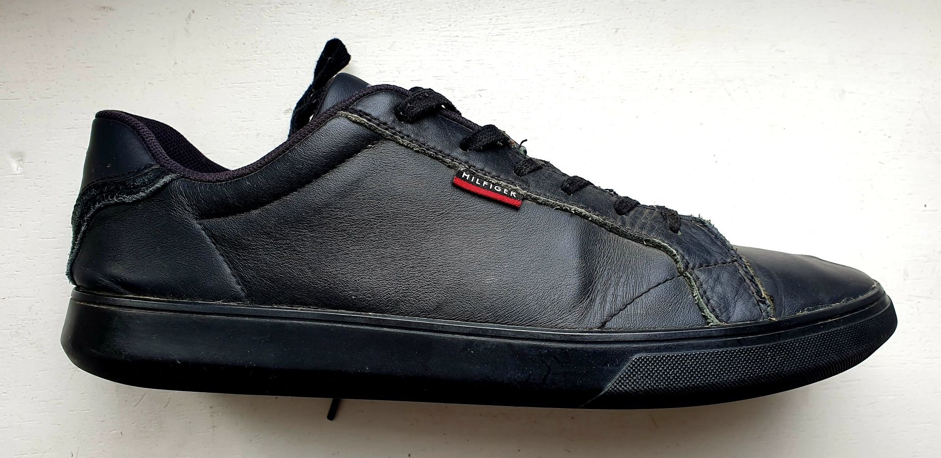 TOMMY HILFIGER roz. 45 29 cm skóra naturalna