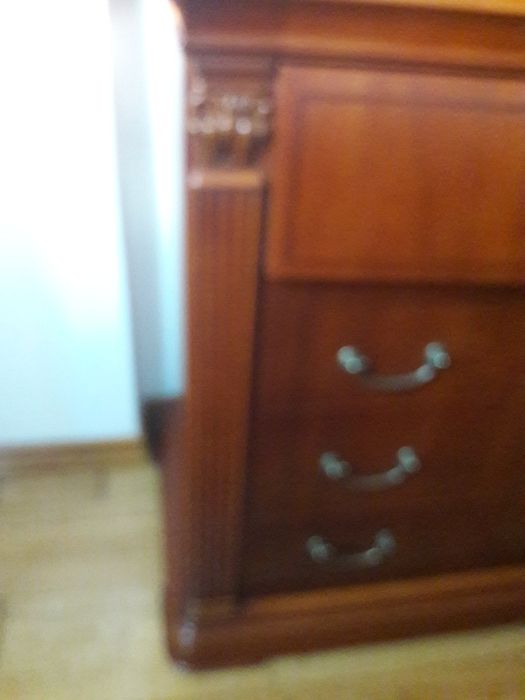 Cómoda em cerejeira