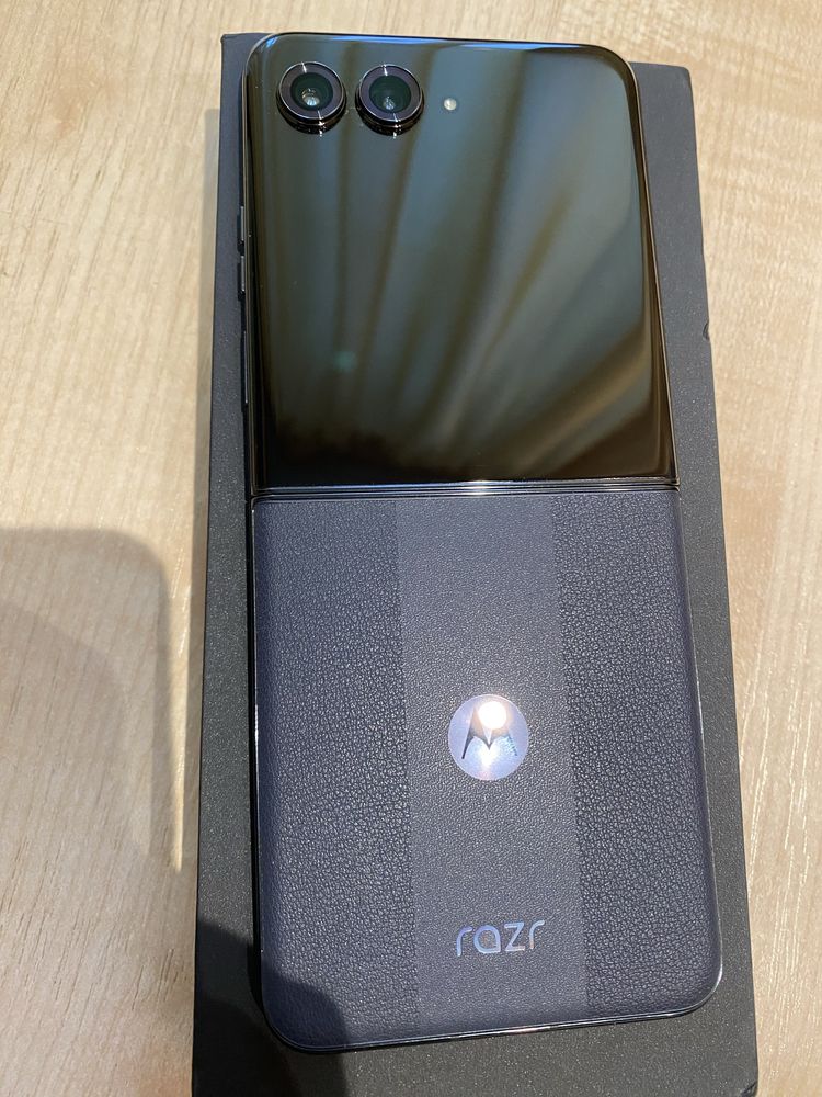 Motorola RAZR+ 2024