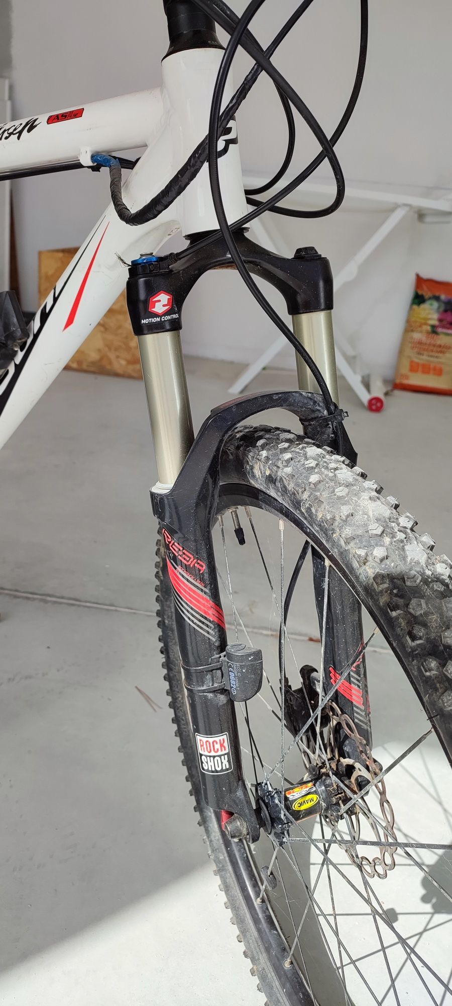 Poison bike arsen (Shimano XT, rockshox, mavic, Manitou)