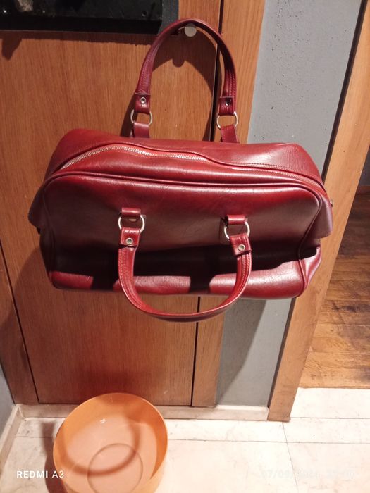 Bolsa grande em cabedal