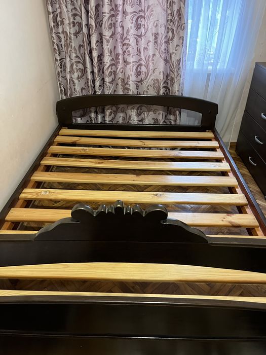 Продам деревʼяне ліжко