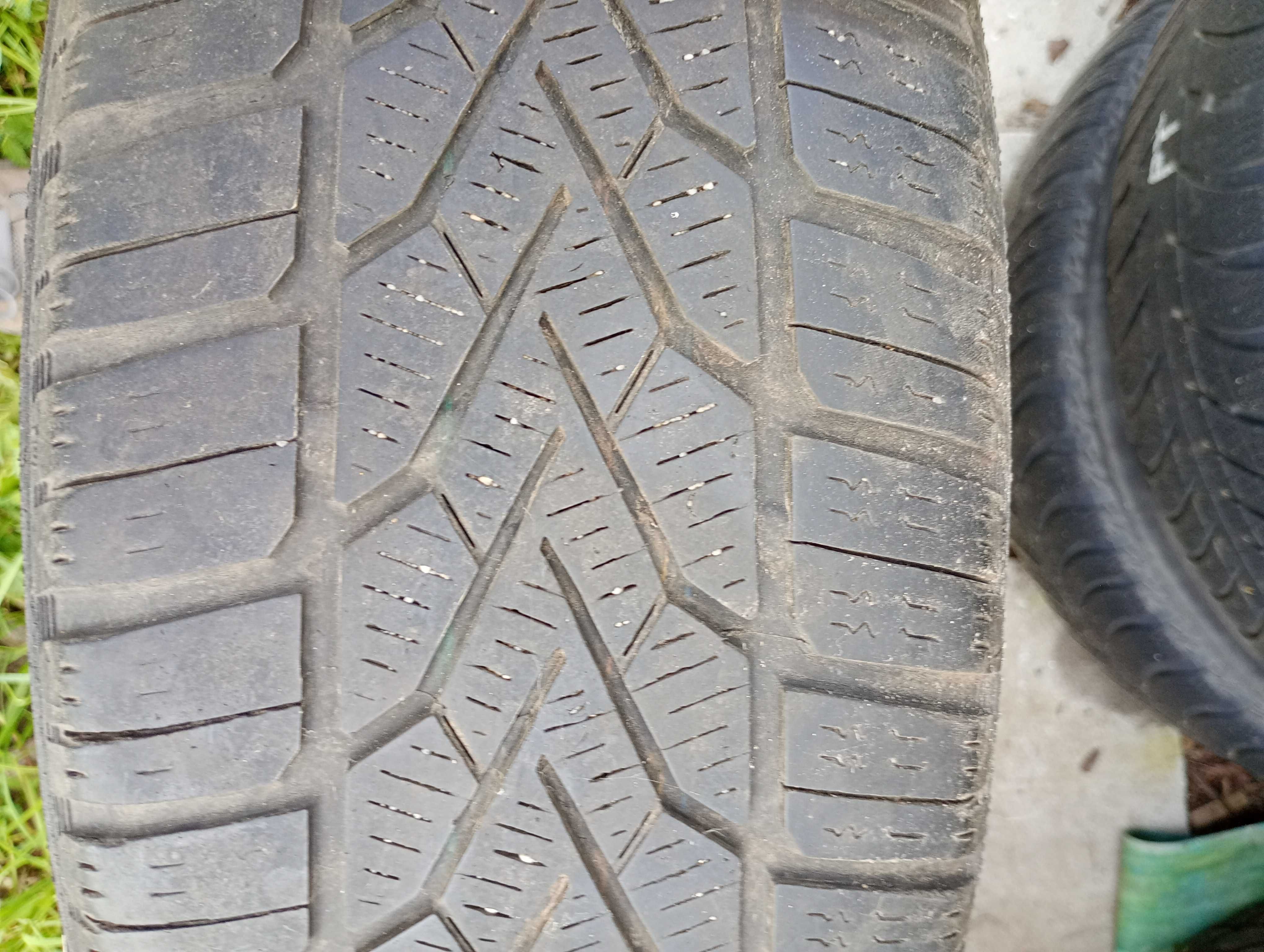 Sprzedam opony wraz z felgami 185/60 r15