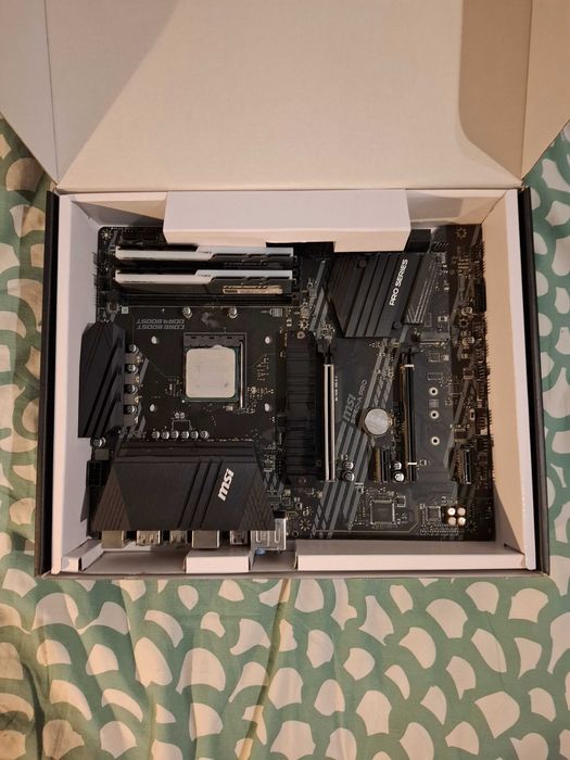 BUNDLE Ryzen 7 5800X + MSI B550-A PRO + 32GB TRIDENT Z RGB