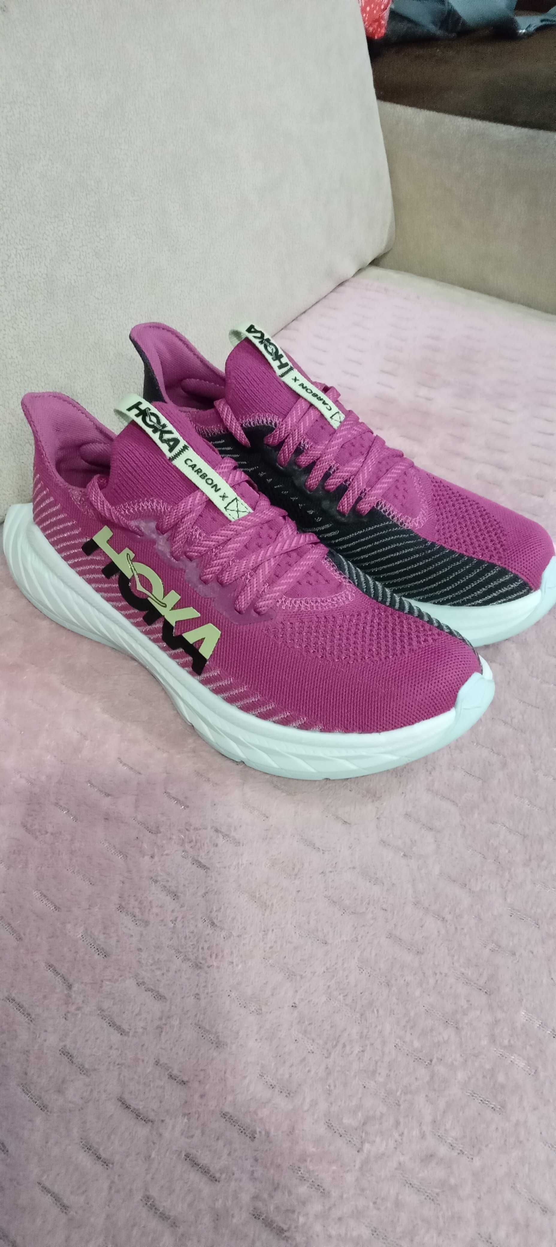 Buty Sportowe HOKA CARBON X rozm.41.5