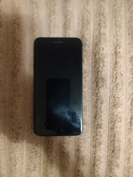 Айфон 8+ в нормальному стані