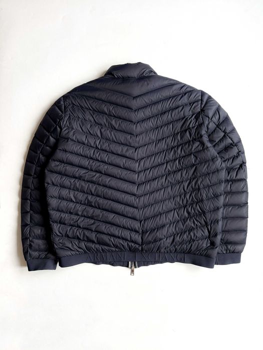 Чоловічий пуховик синього кольору armani розмір XXL