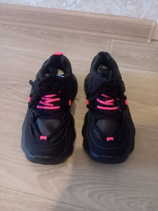 Кросівки для дівчинки