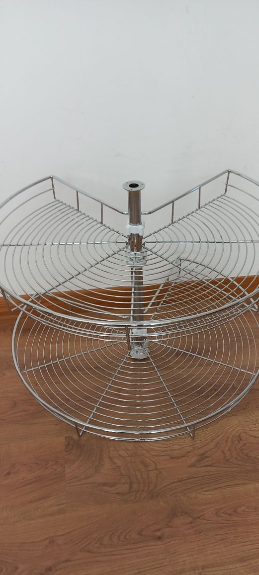 Estante giratória para canto de cozinha