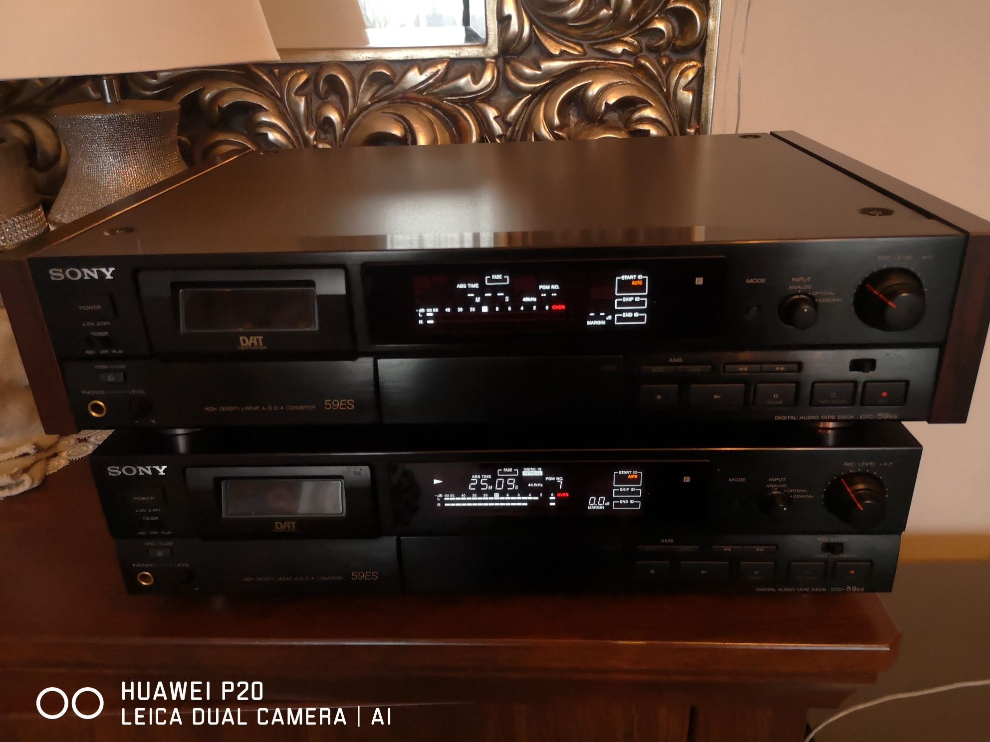 Sony dat 59ES Magnetofon bez boczków drewnianych.