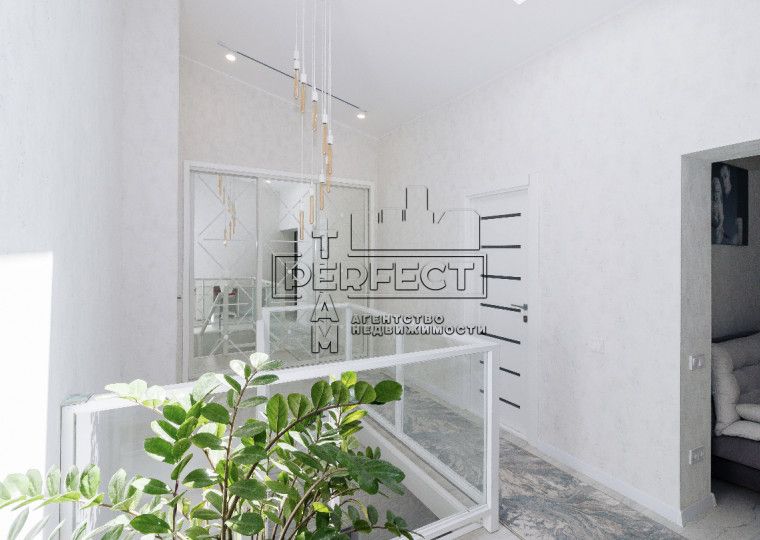 Продаж 3-к квартири Максимовича 24А