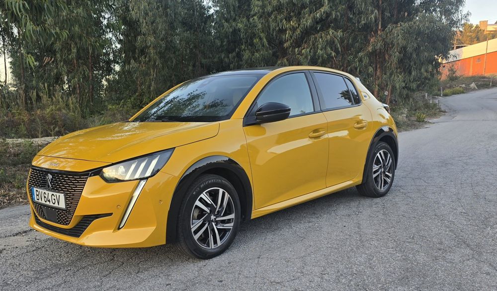 Peugeot e-208 GT line