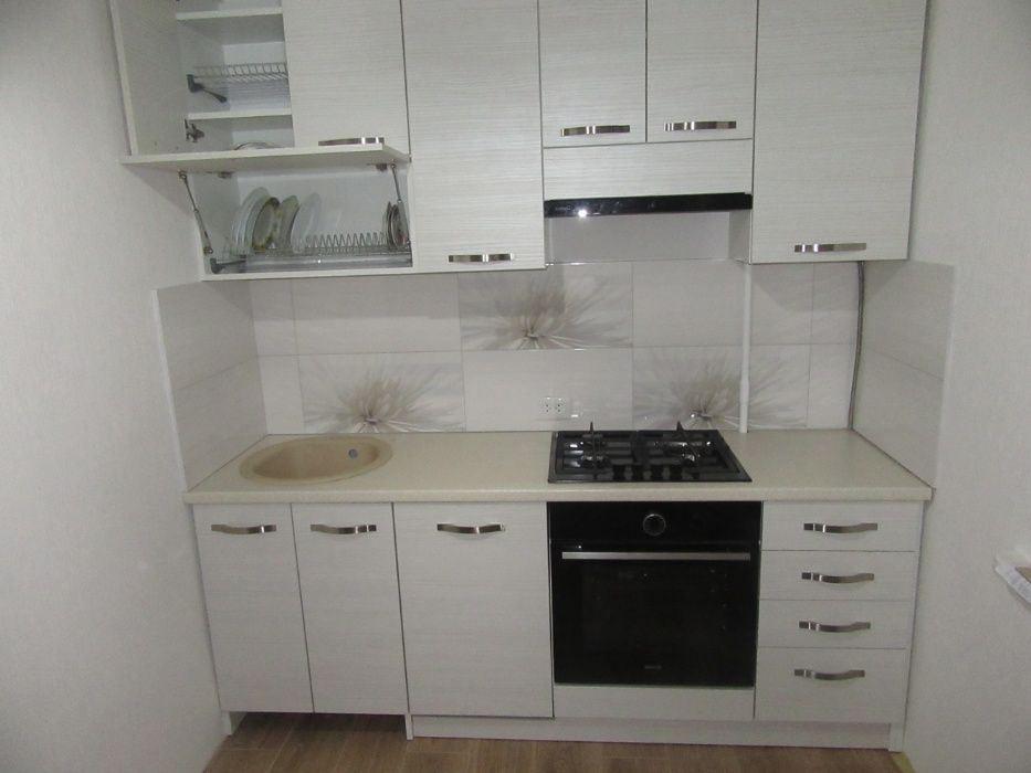 плитка Avangarde Opoczno белая и с цветком