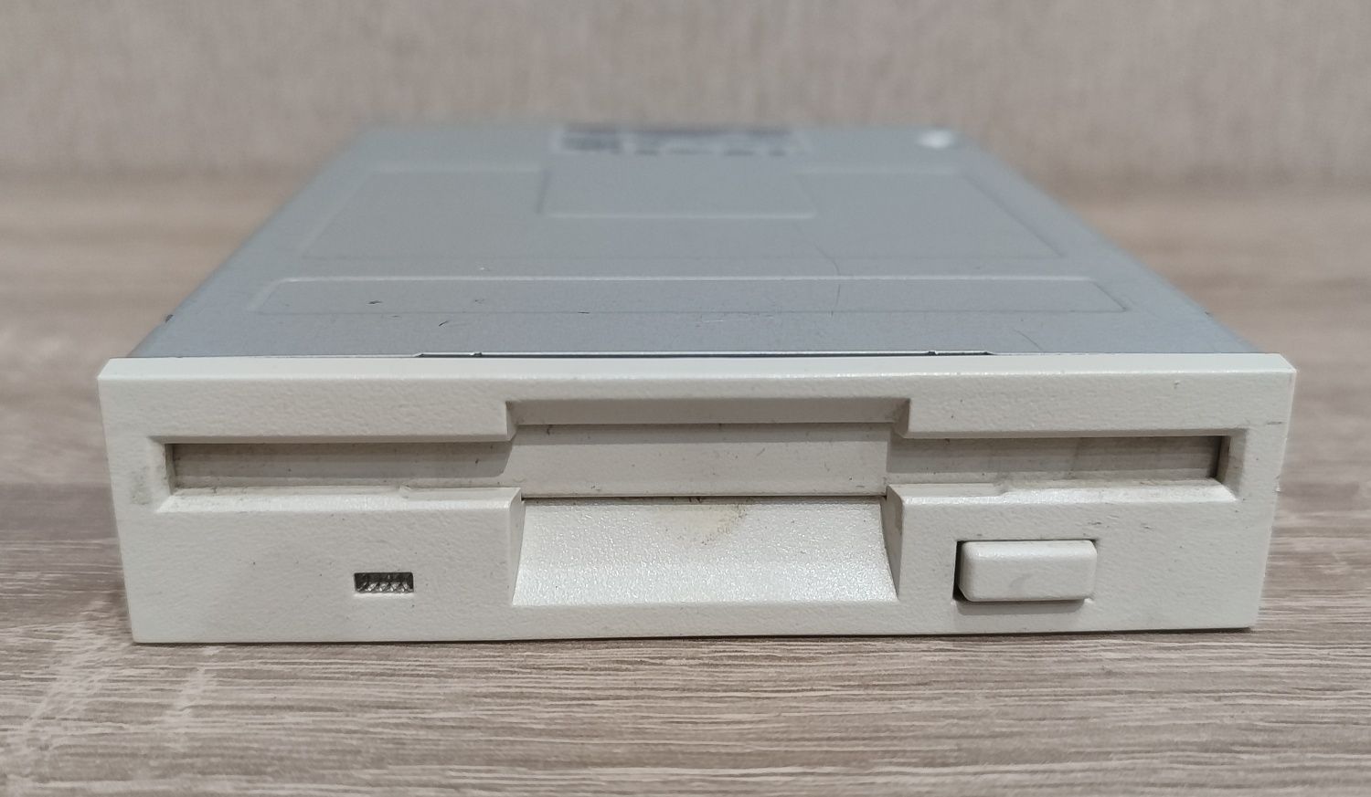 Floppy Sony, Sony silver,NEC, Samsung 
Floppy NEC -300грн
Flop