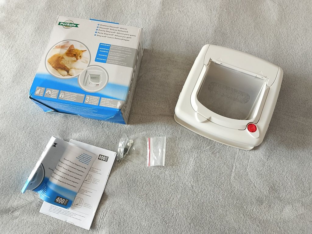 Drzwiczki wahadłowe PetSafe 25,8 x 24,3 cm biały dla kota psa wejście