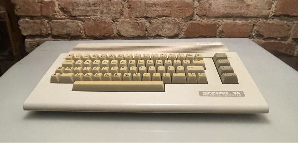Komputer COMMODORE 64C kultowy z lat 80 PRL