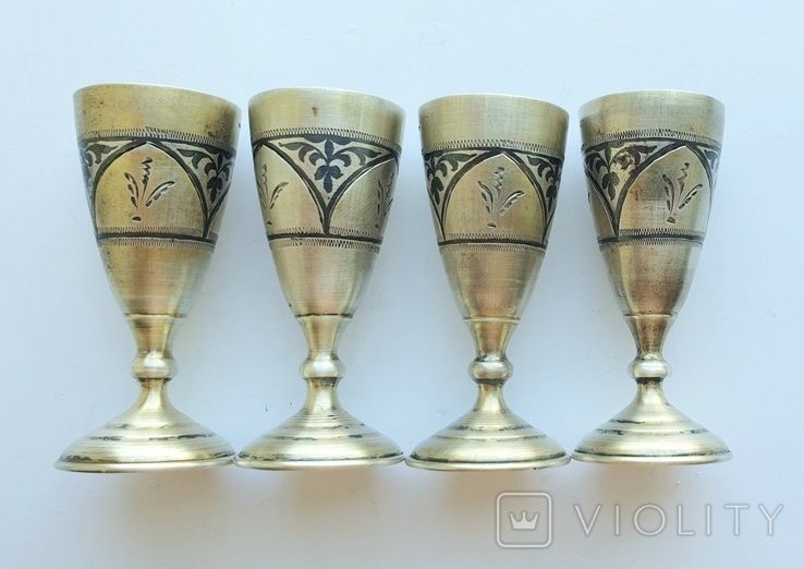 Серебряные рюмки. Узор. Резьба. Золочение. Чернь.  СССР. Осетия. 1974.
